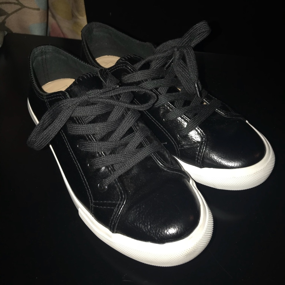 |Kaari Blue| Black and White Shoes